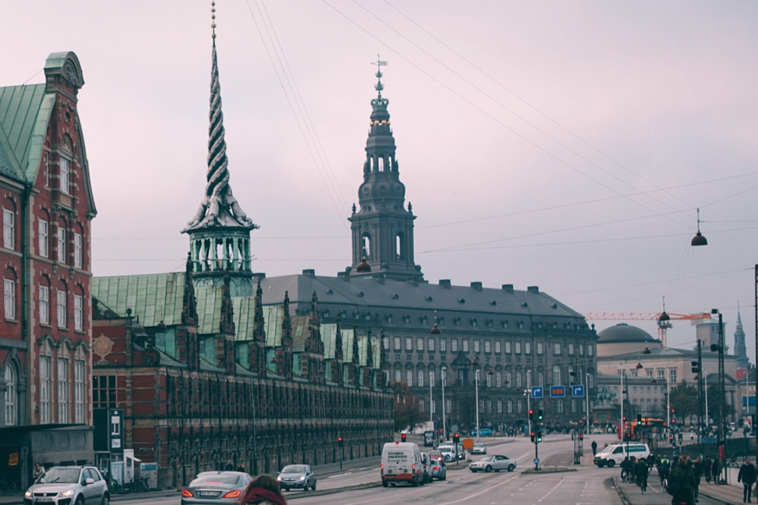Regeringens lovprogram 2023/2024 i et ansættelses- og arbejdsretligt perspektiv