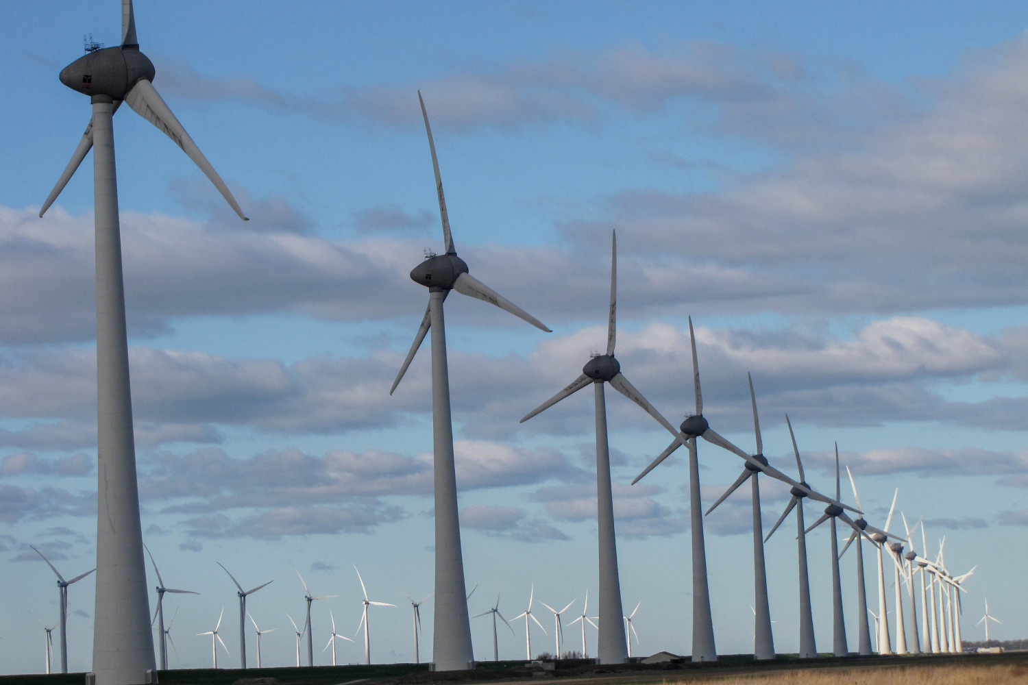 Ny politisk klimaaftale om større energiparker på land