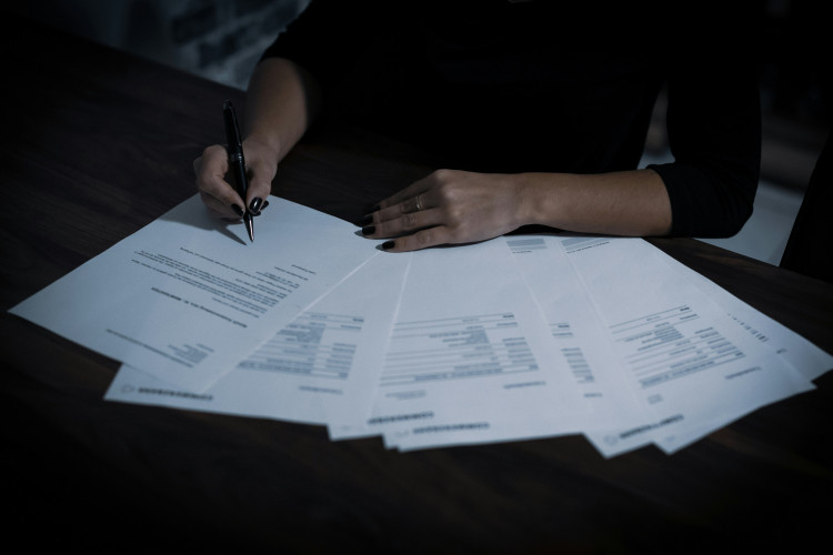 Tilbudsgivers væsentlige misligholdelse af en anden offentlig kontrakt medførte ifølge Klagenævnet for Udbud ikke en pligt for ordregiver til at undersøge, om tilbudsgiver var omfattet af udelukkelsesgrunden i § 136, nr. 4 angående alvorlige forsømmelser.
