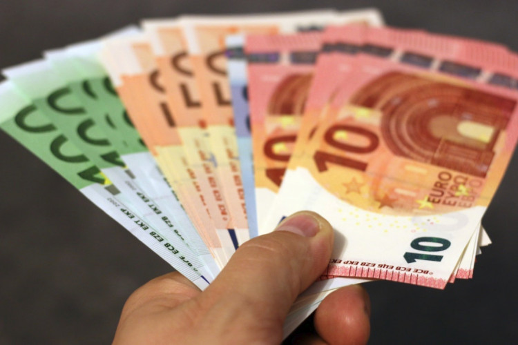 Som SMV er det muligt at få op til EUR 1.500 i tilskud til varemærke- og/eller designansøgninger