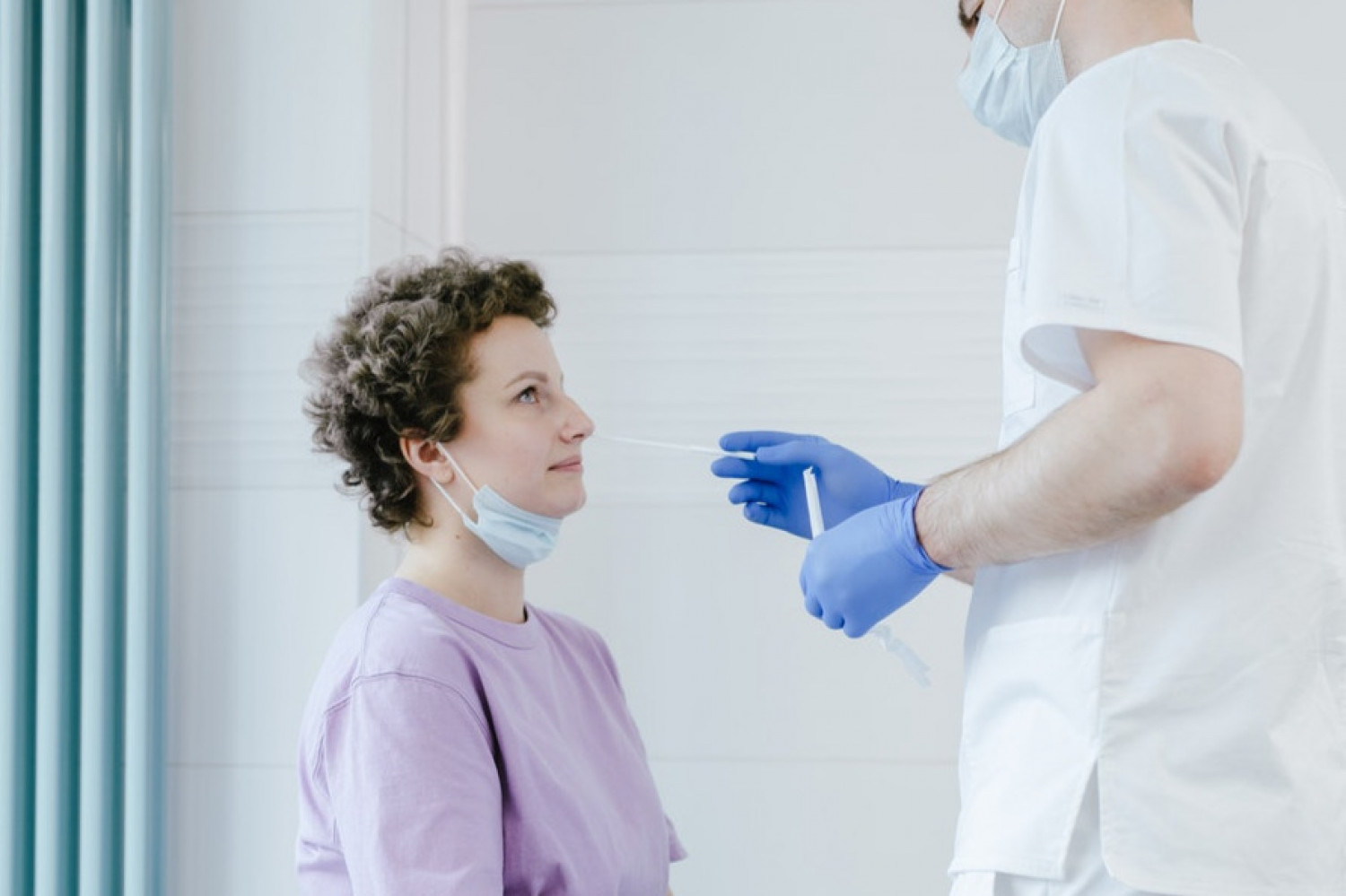 Lovligt at bortvise medarbejder, der nægtede at blive testet for coronavirus